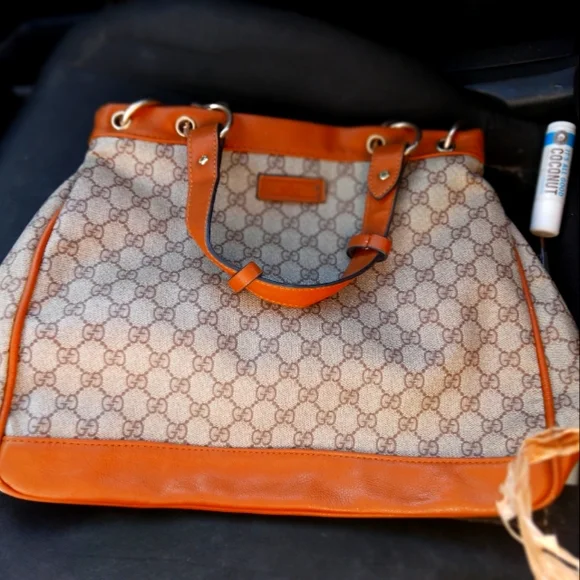 Gucci bag - Picture 1 of 3